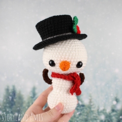 Frostbert the Snowman amigurumi pattern by Storyland Amis
