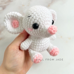 Sara the Mouse amigurumi pattern by All From Jade