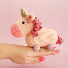 Candi the Unicorn amigurumi pattern by Cara Engwerda