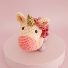 Candi the Unicorn amigurumi by Cara Engwerda