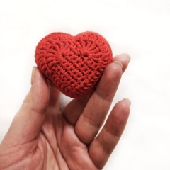 HEART Keychain amigurumi pattern by unknown