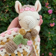 Dolly the Llama Lovey amigurumi pattern by SarahDeeCrochet