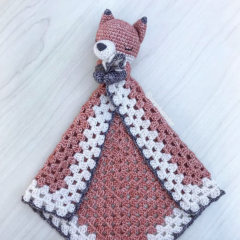 Emmet the Fox Lovey amigurumi by SarahDeeCrochet