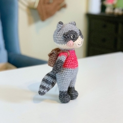 Fritzthe Raccoon amigurumi by SarahDeeCrochet