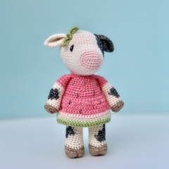 Moira Cow amigurumi pattern by SarahDeeCrochet