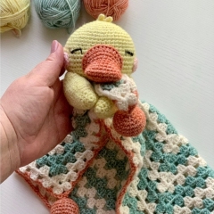 Puddles the Duck Lovey amigurumi pattern by SarahDeeCrochet