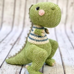 Walter T. rex amigurumi by SarahDeeCrochet