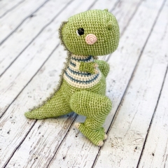 Walter T. rex amigurumi pattern by SarahDeeCrochet