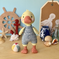Webster the Duck amigurumi pattern by SarahDeeCrochet