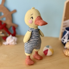 Webster the Duck amigurumi by SarahDeeCrochet