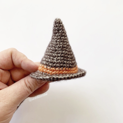 Witchy Wendy amigurumi by SarahDeeCrochet