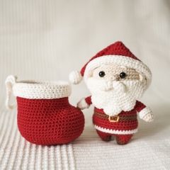 Mr. Santa Claus amigurumi pattern by EMI Creations by Chloe