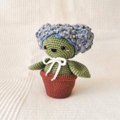 Plant Heads: Heather the Hydrangea amigurumi pattern by EMI Creations by Chloe