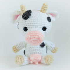 Snuggle Cow amigurumi by AmiAmore