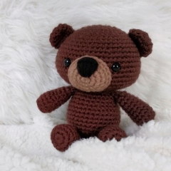 Snuggle Teddy Bear amigurumi by AmiAmore