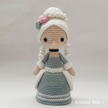 Marie Antoinette amigurumi pattern by Amour Fou