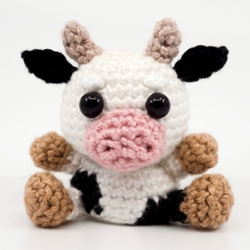 Mini Cow amigurumi pattern by Supergurumi