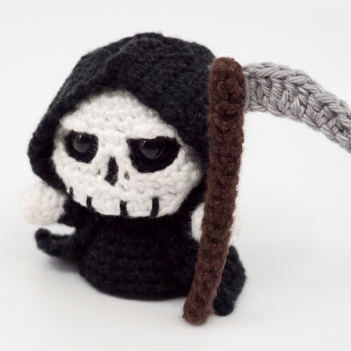 Mini Grim Reaper amigurumi pattern by Supergurumi