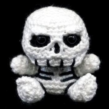 Mini Skeleton amigurumi pattern by Supergurumi