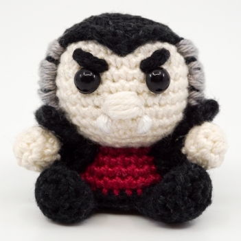 Mini Vampire amigurumi pattern by Supergurumi