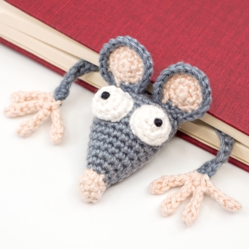 Rat Bookmark amigurumi pattern by Supergurumi