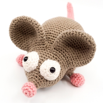 The Chubby Mouse amigurumi pattern by Supergurumi