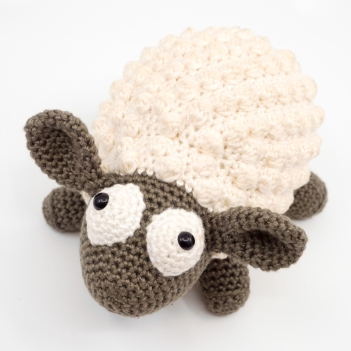 The Chubby Sheep amigurumi pattern by Supergurumi