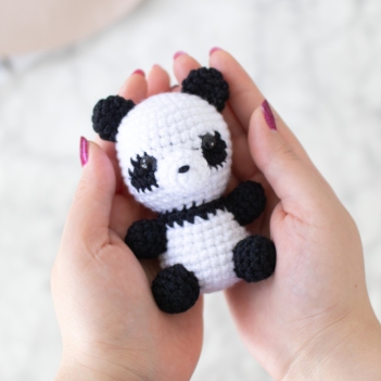 Baby Panda amigurumi pattern by Bunnies and Yarn