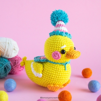 Molly the Duckling amigurumi pattern by Lemon Yarn Creations