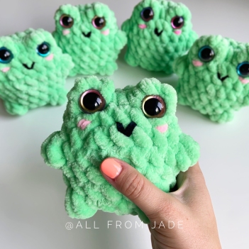 Chubby Frogs - No sew amigurumi pattern by All From Jade