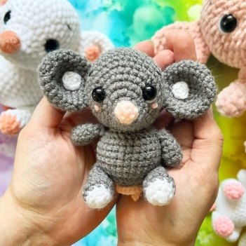 Sara the Mouse amigurumi pattern by All From Jade