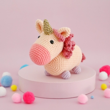 Candi the Unicorn amigurumi pattern by Cara Engwerda