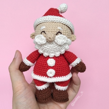 Happy Santa Claus amigurumi pattern by Audrey Lilian Crochet