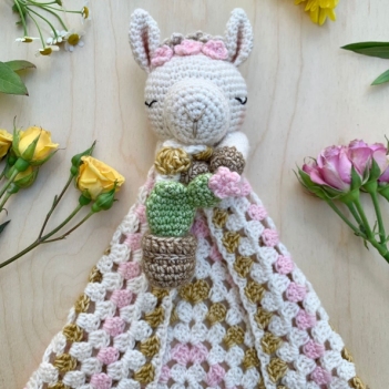 Dolly the Llama Lovey amigurumi pattern by SarahDeeCrochet