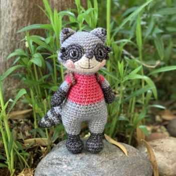 Fritzthe Raccoon amigurumi pattern by SarahDeeCrochet