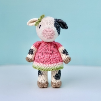 Moira Cow amigurumi pattern by SarahDeeCrochet