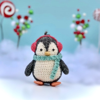 Mumford the Penguin amigurumi pattern by SarahDeeCrochet