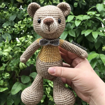 Munches the Bear amigurumi pattern