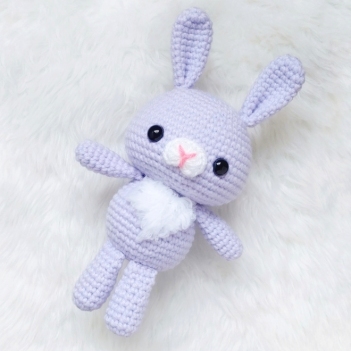 Tulip the Bunny amigurumi pattern by AmiAmore