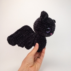 Binx the Plush Bat amigurumi by Theresas Crochet Shop