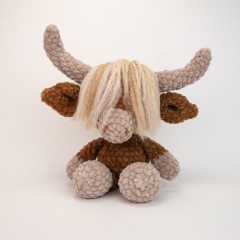 Harry the Highland Cow amigurumi pattern by Theresas Crochet Shop
