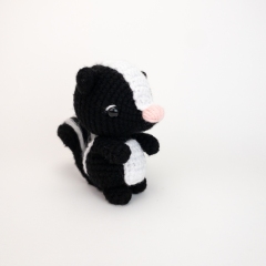 Sebastian the Skunk amigurumi pattern by Theresas Crochet Shop