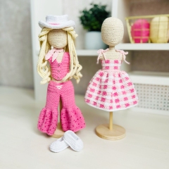 Barbie amigurumi pattern by Fluffy Tummy