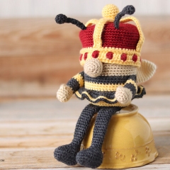 Queen Bee Gnome amigurumi by Jen Hayes Creations
