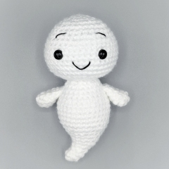 Baby Boo Ghost amigurumi pattern by AmiAmore