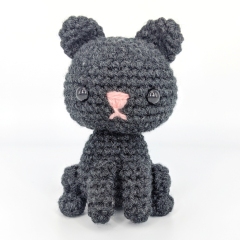 Mini Cat amigurumi pattern by AmiAmore