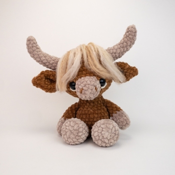Harry the Highland Cow amigurumi pattern by Theresas Crochet Shop