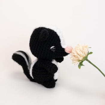 Sebastian the Skunk amigurumi pattern by Theresas Crochet Shop