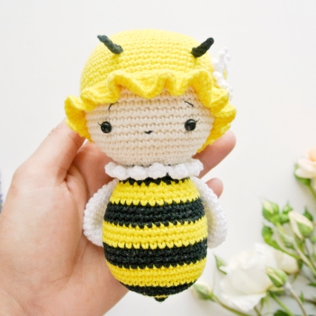 Crochet Lady Bee amigurumi pattern by RNata