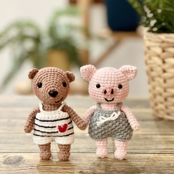 Oscar Bear & Hans Pig amigurumi pattern by Little Bichons